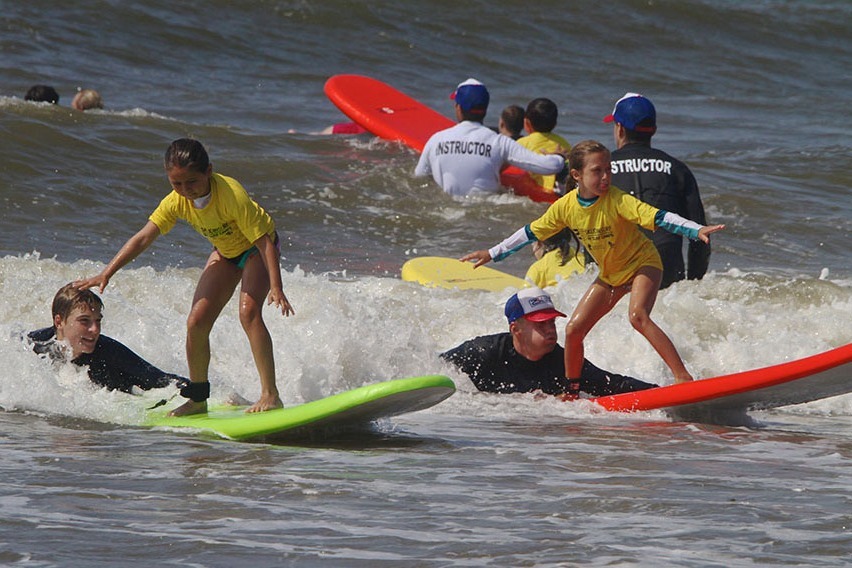 Adventure_Surfing_girls_coaches