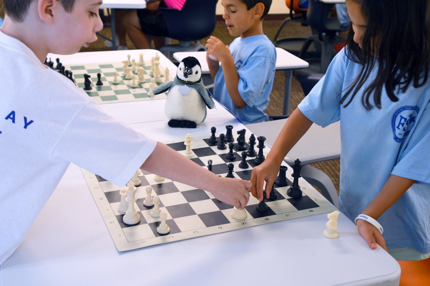 Chess_game_boy_girl-1