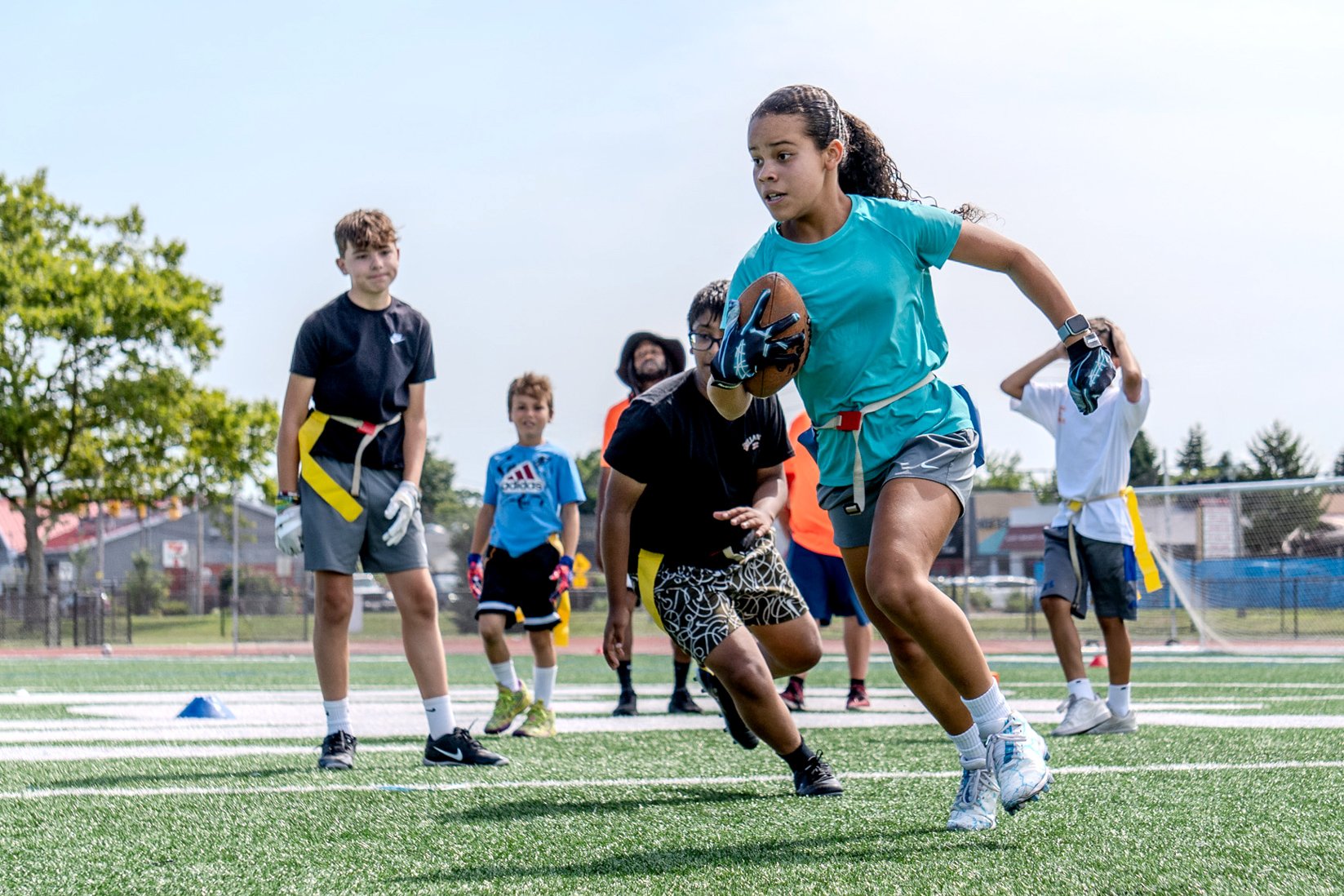 FD_Flag_CoEd_run_girl_score