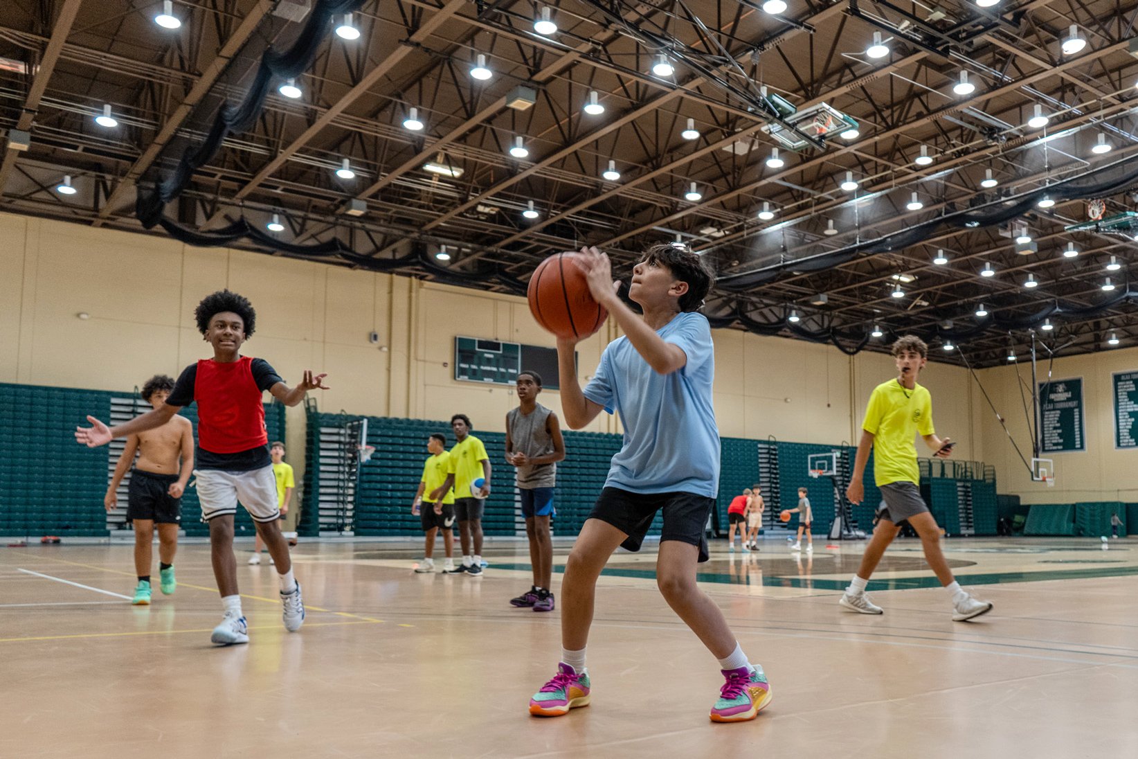 FD_basketball_wide_shoot_gym