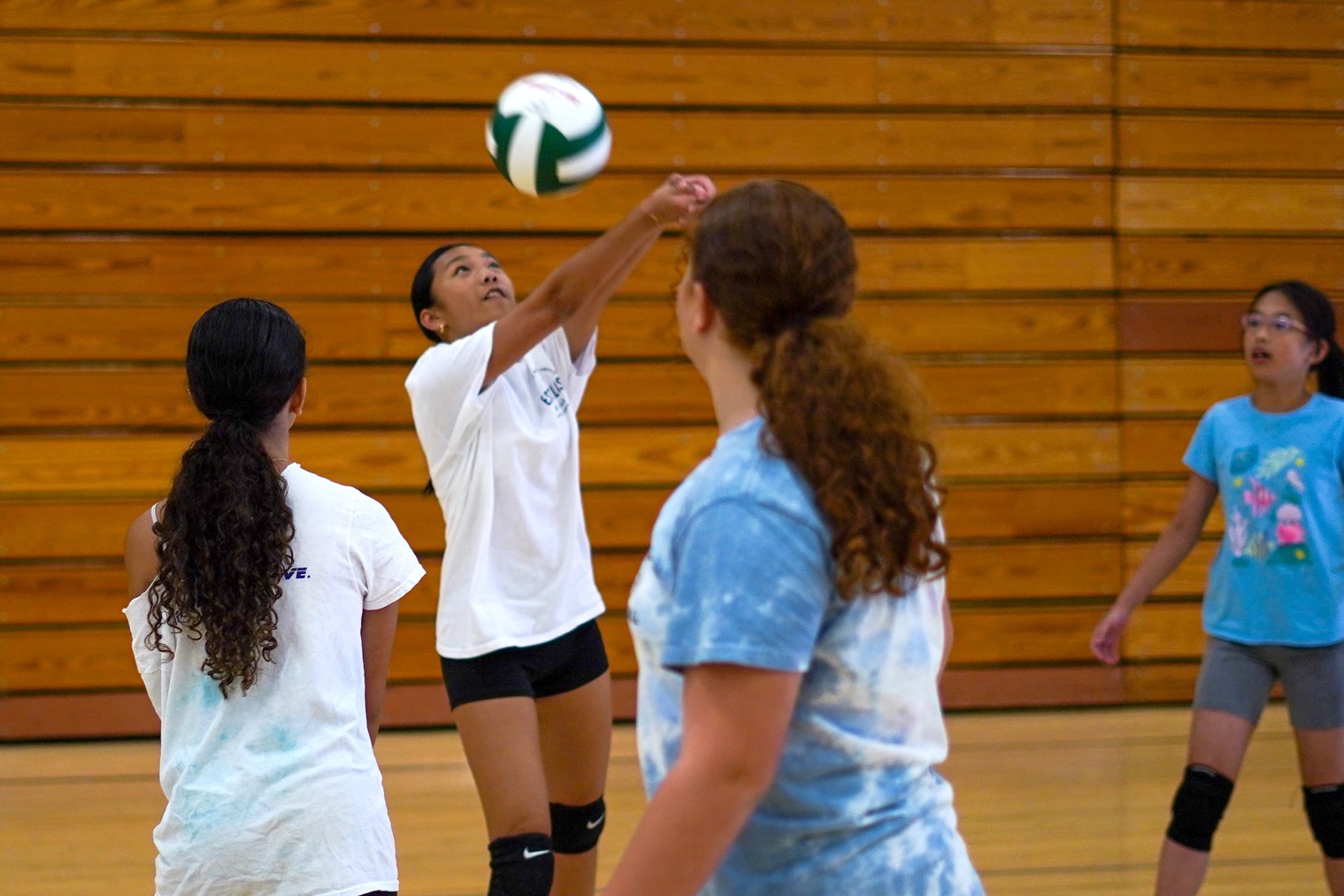 OW_Volleyball_bump_closeup