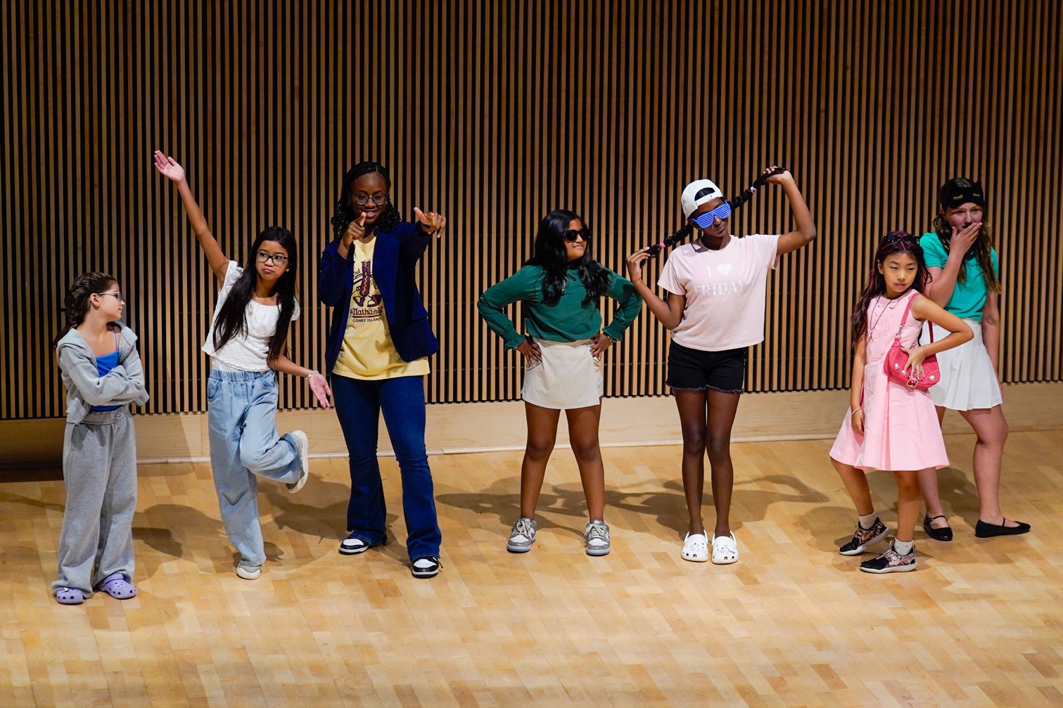 OW_drama_girls_pose_stage