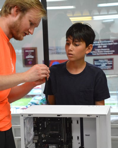 PCbuilding_boy_coach