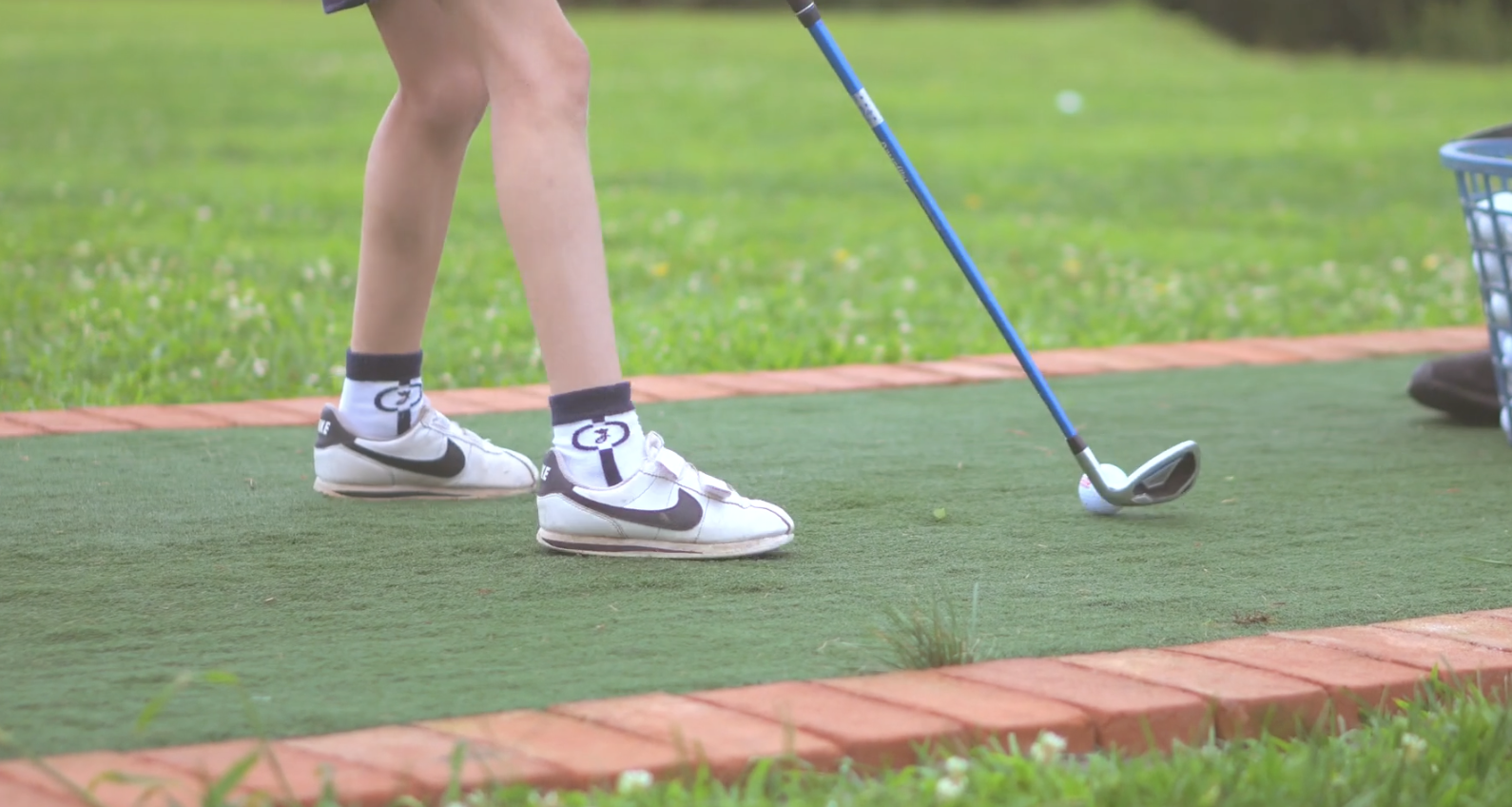 SH_golf_putting_closeup