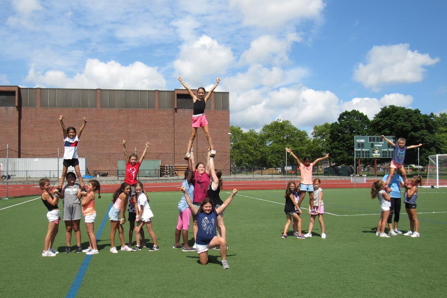 FD_Cheer_stunts_outdoors_field