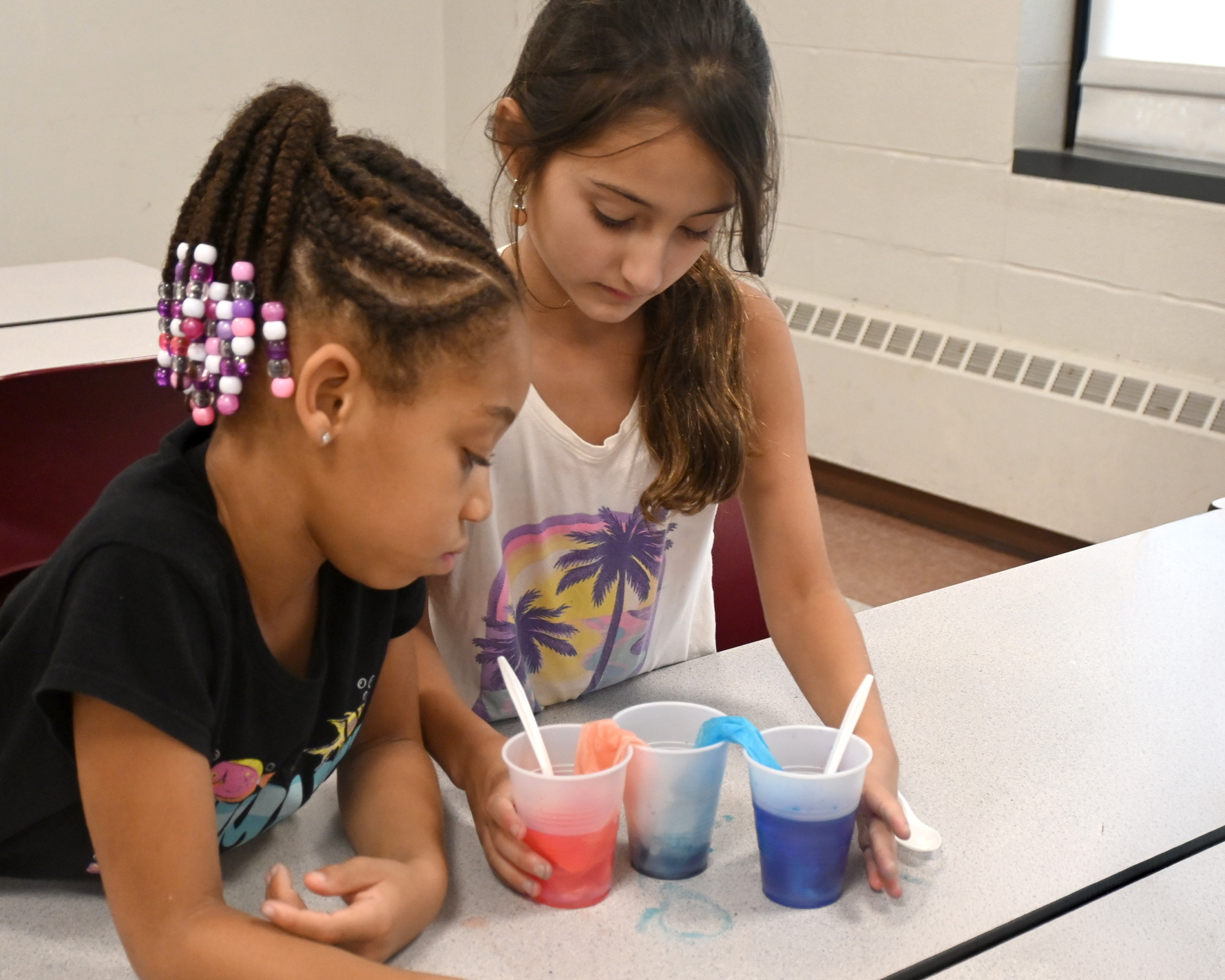 FD_MadScientist_girls_experiment_2