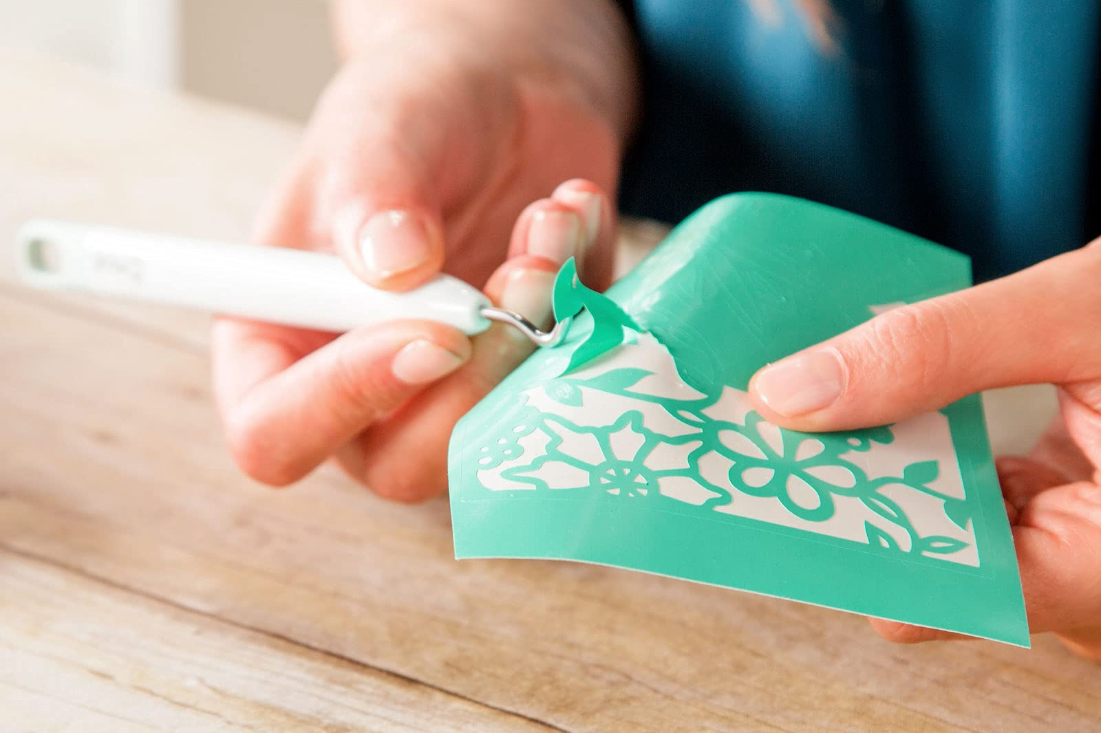 FD_crochet_cricut_weeding