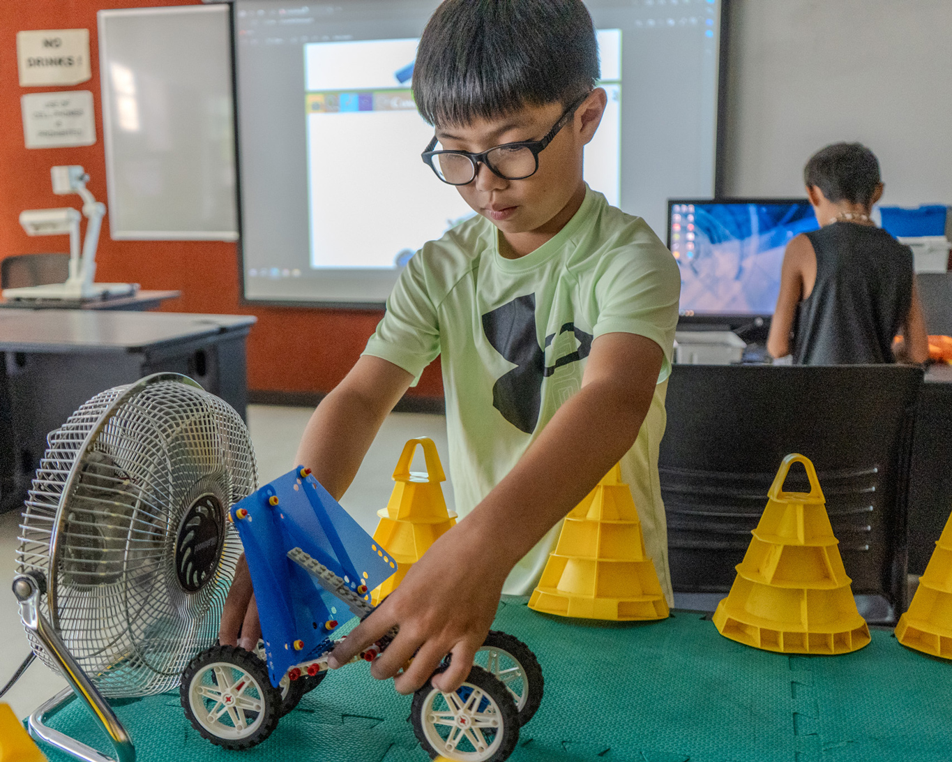 FD_lego_robotics_boy