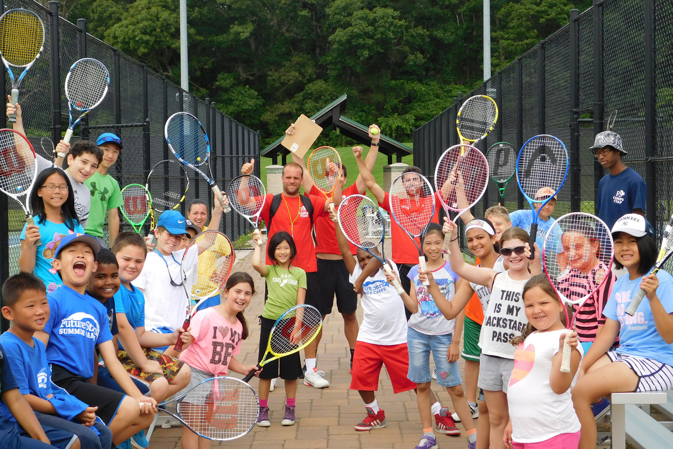 FD_tennis_group_smiles