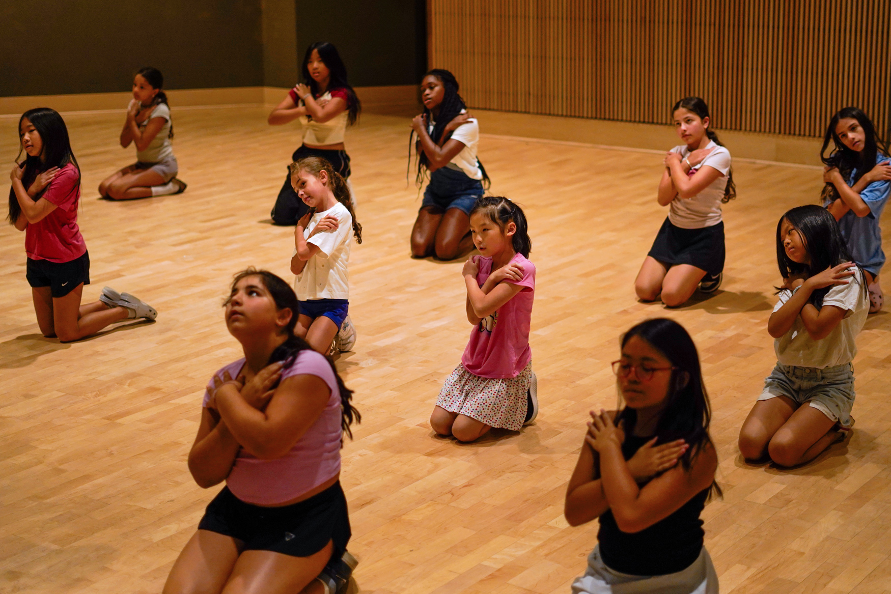 OW_Dance_group_stage_modern