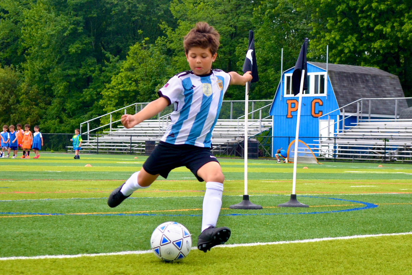 soccer_boy_field_kick